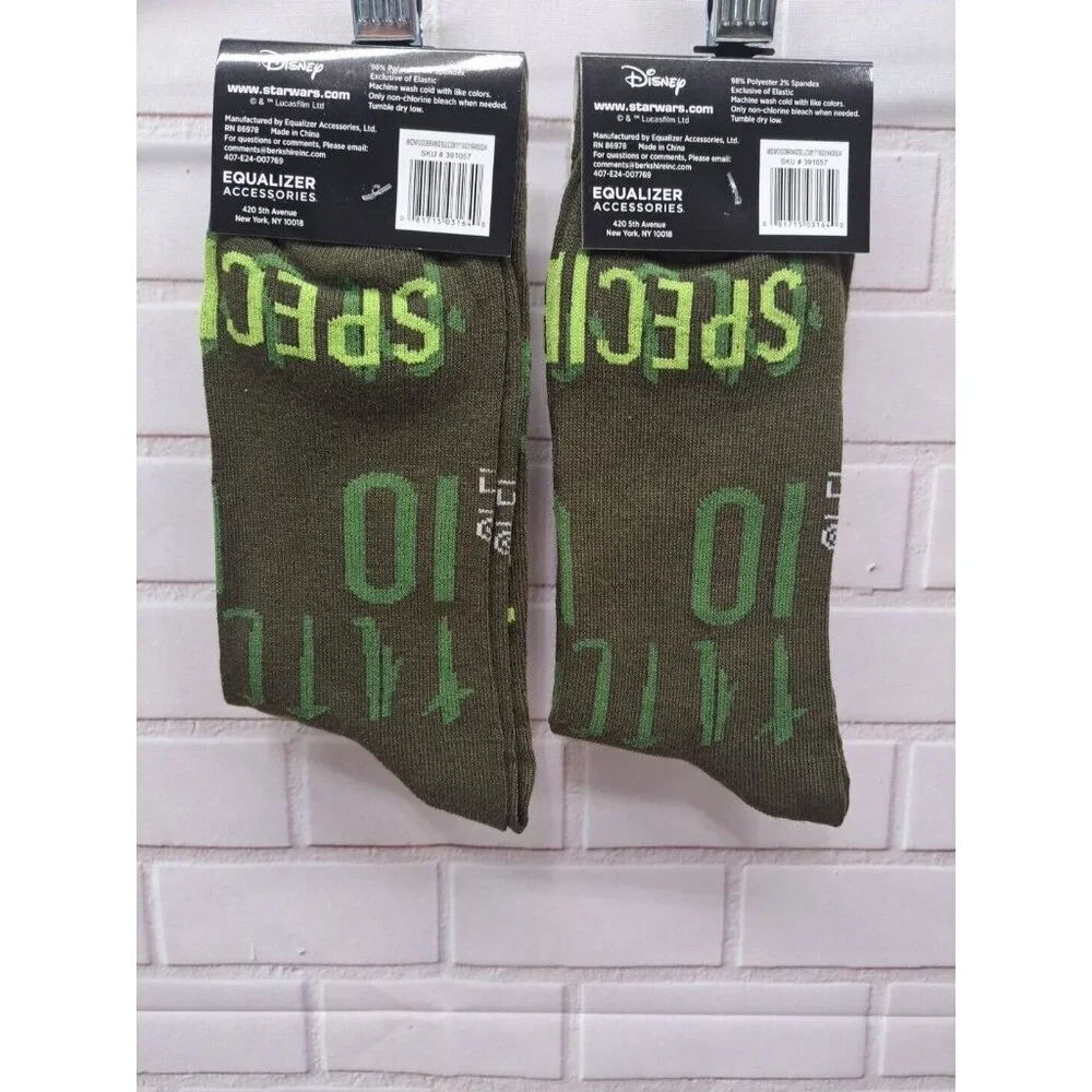 2 Pair, Disney Star Wars Grogu In‎ Pram Baby Yoda Novelty Crew Socks 9-13, NWT